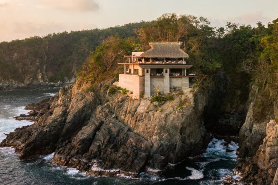 Casa no penhasco é mais luxuosa do que você imagina